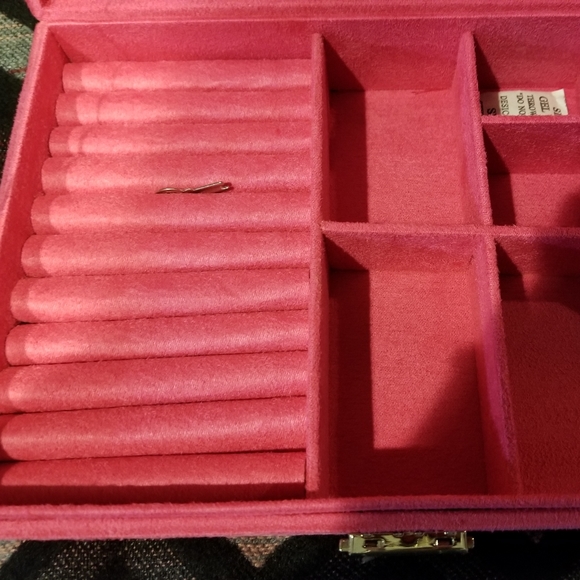 Fuchsia Velour Jewelry box - Picture 2 of 9